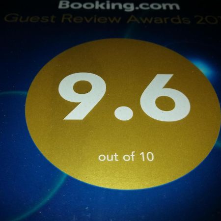 Guesthouse Different Tbilisi ภายนอก รูปภาพ