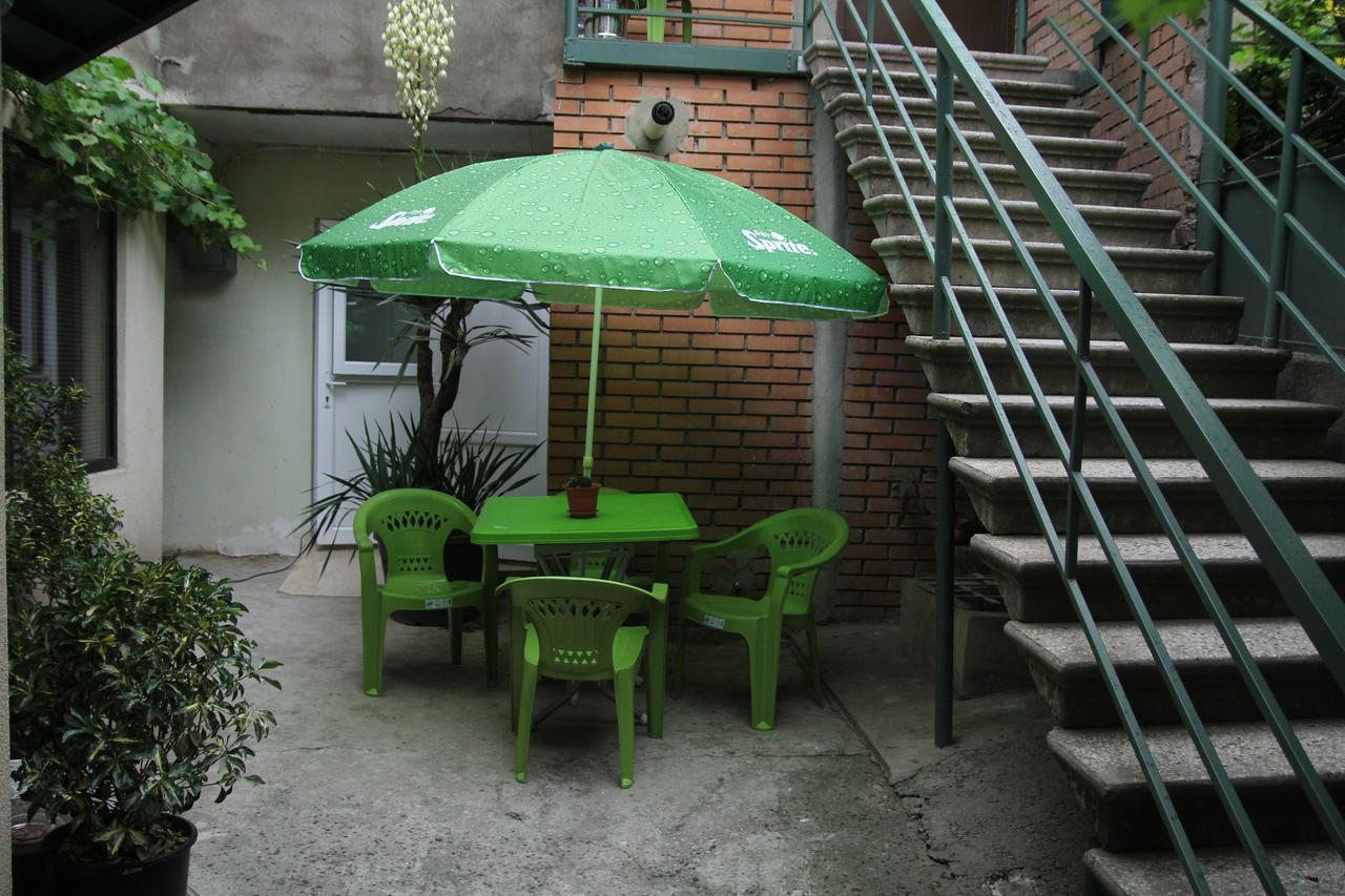 Guesthouse Different Tbilisi ภายนอก รูปภาพ