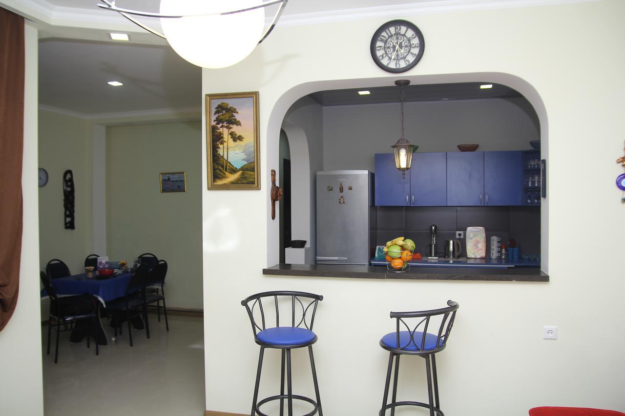 Guesthouse Different Tbilisi ภายนอก รูปภาพ