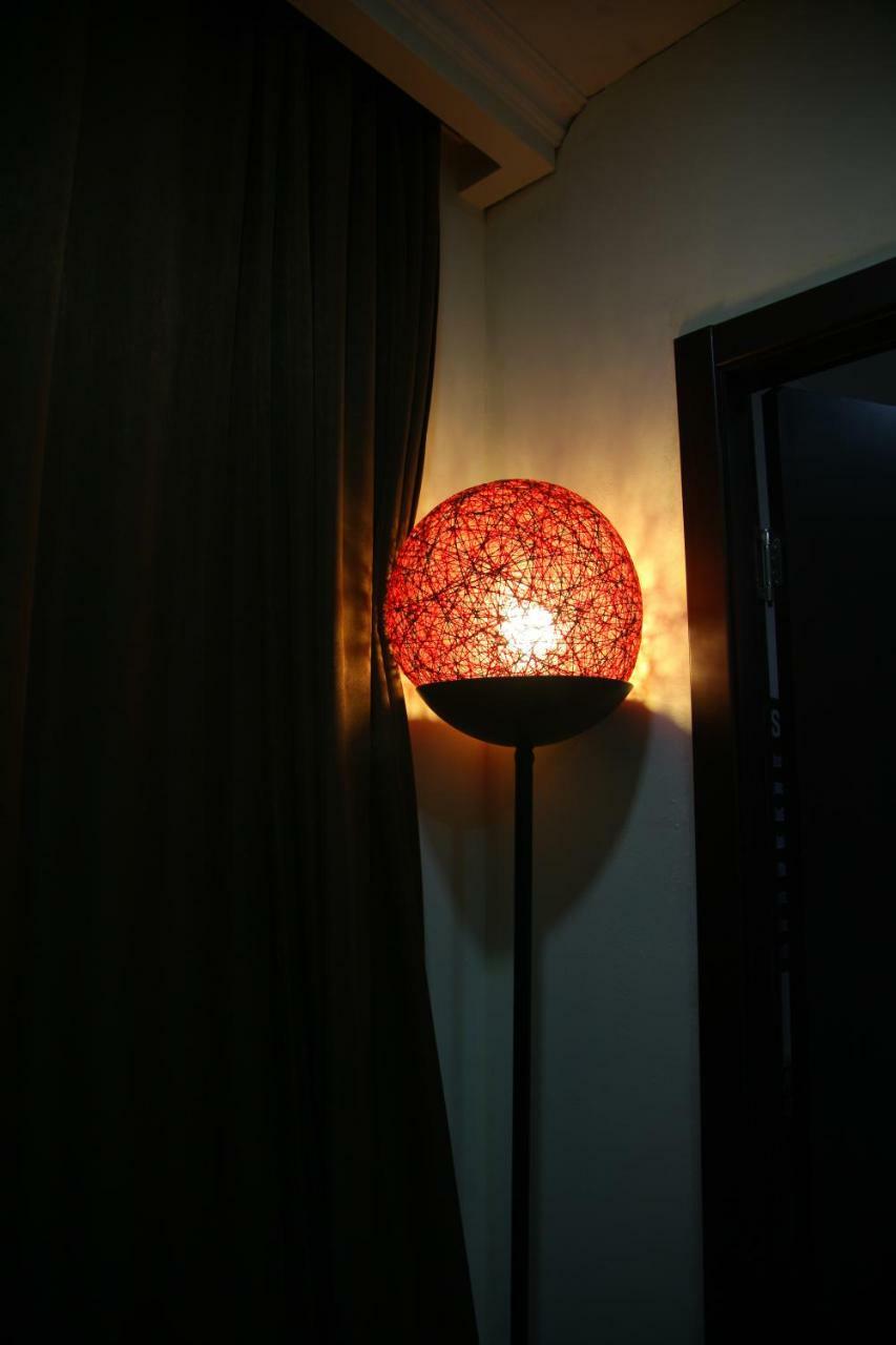 Guesthouse Different Tbilisi ภายนอก รูปภาพ