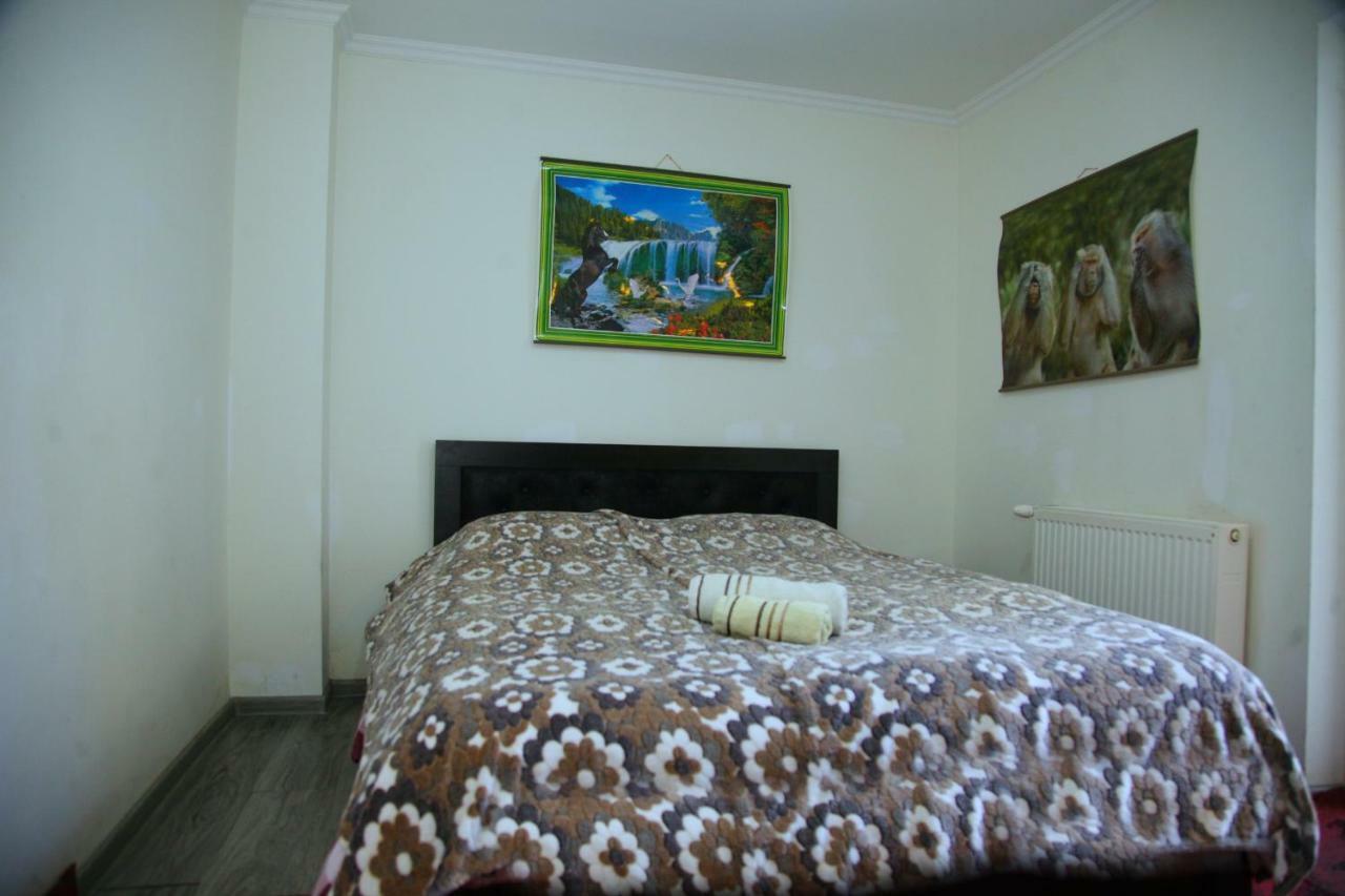 Guesthouse Different Tbilisi ภายนอก รูปภาพ