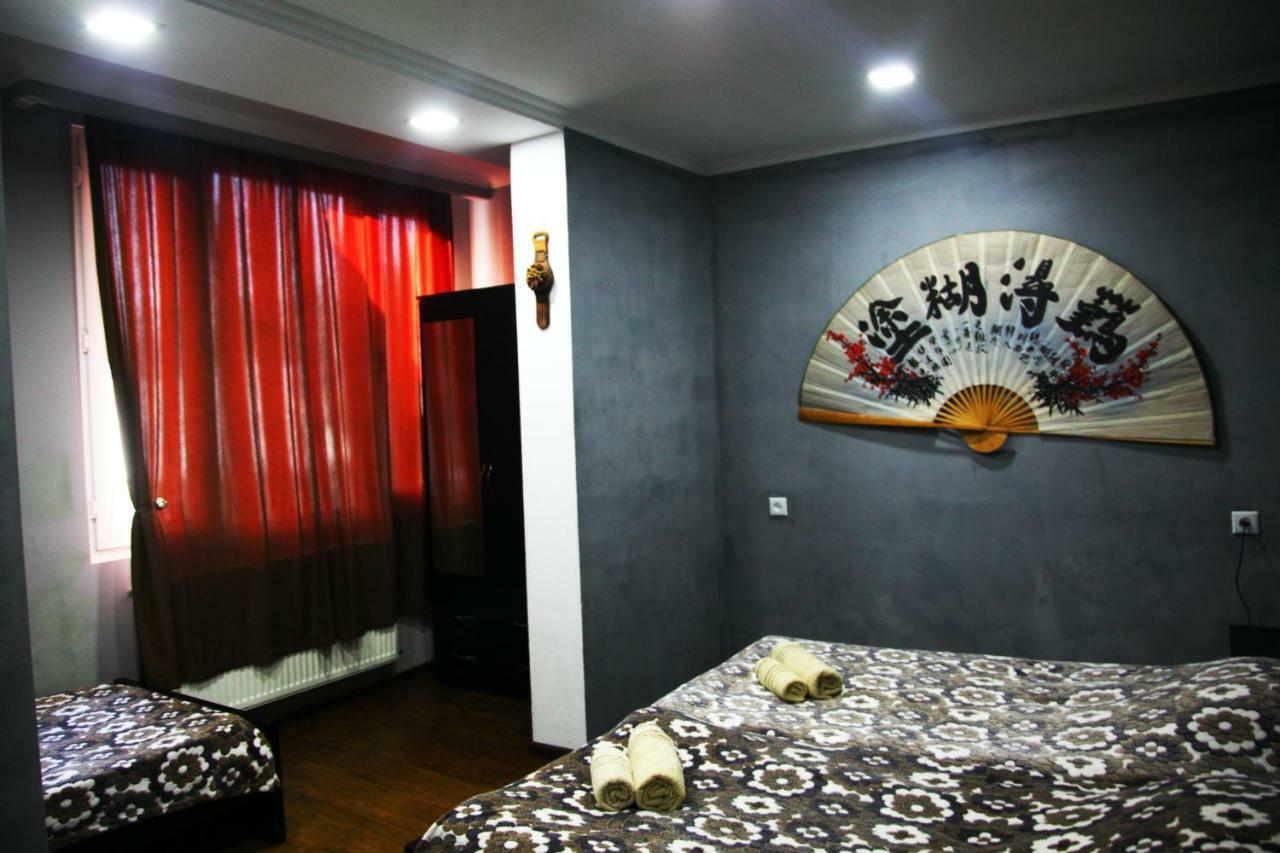 Guesthouse Different Tbilisi ภายนอก รูปภาพ