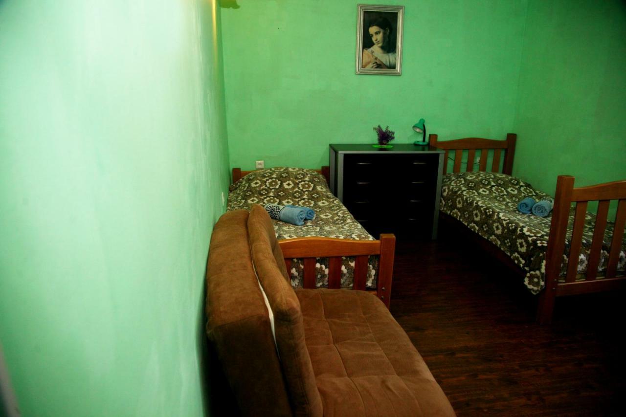 Guesthouse Different Tbilisi ภายนอก รูปภาพ