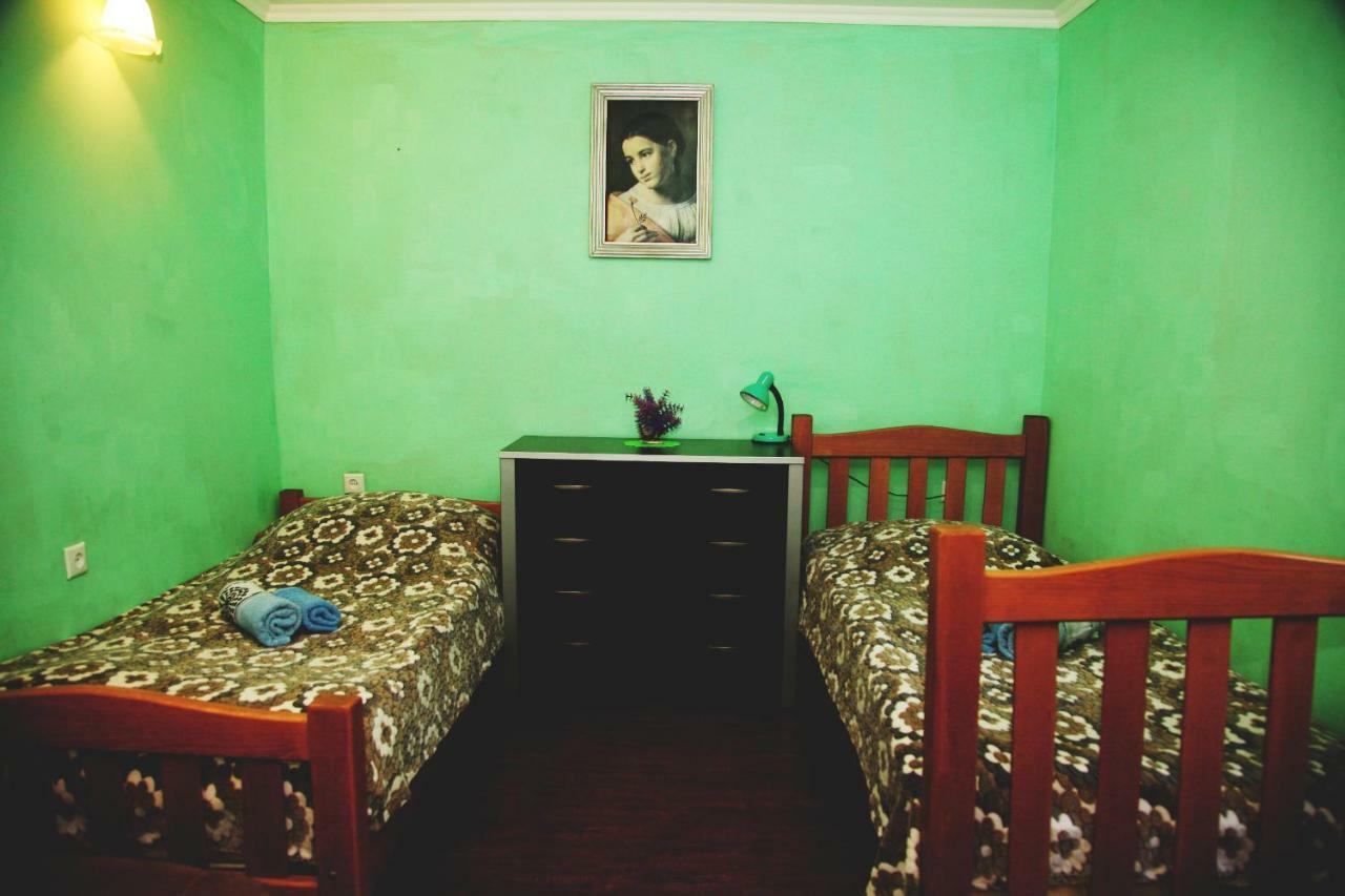 Guesthouse Different Tbilisi ภายนอก รูปภาพ