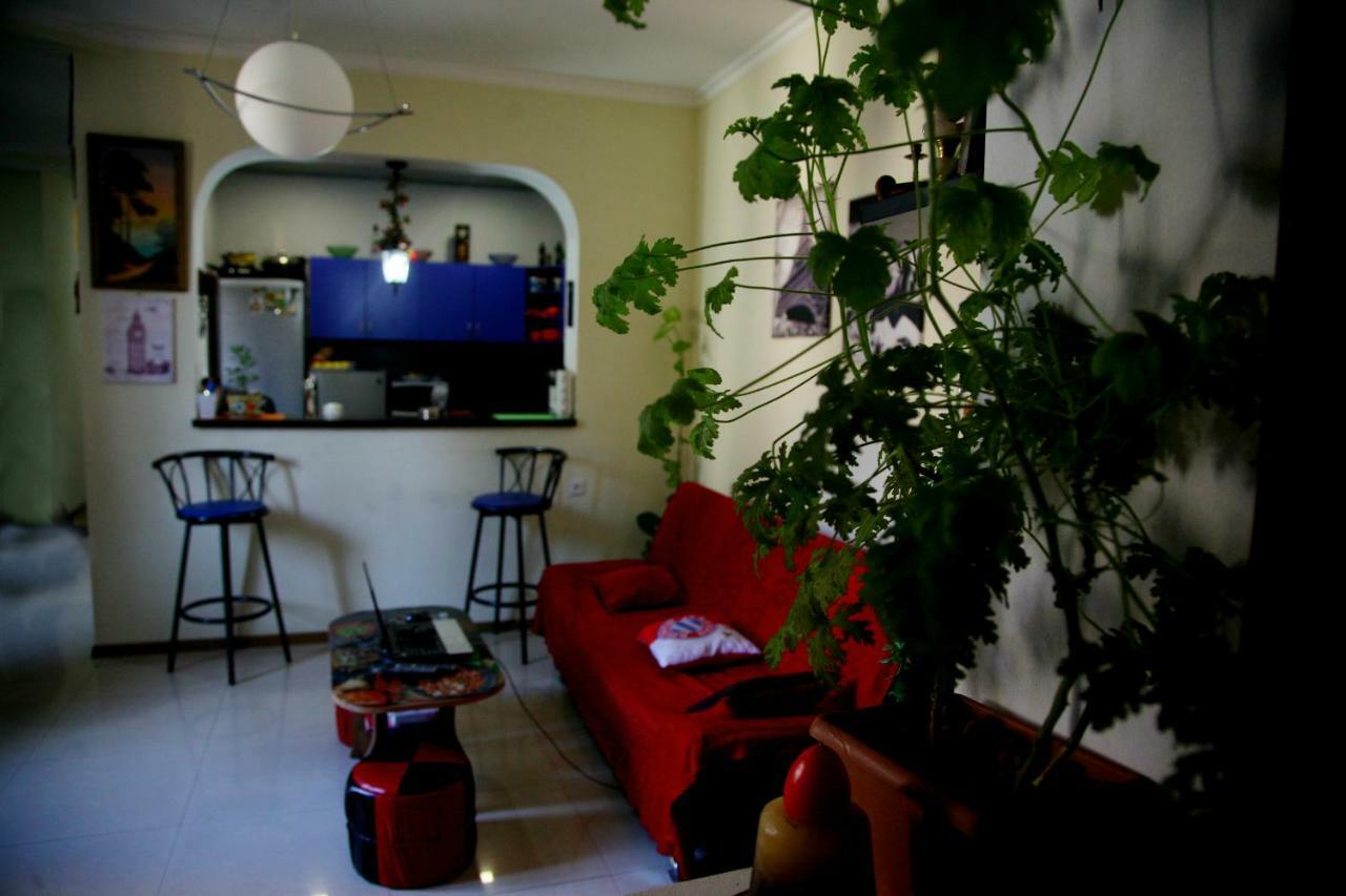 Guesthouse Different Tbilisi ภายนอก รูปภาพ