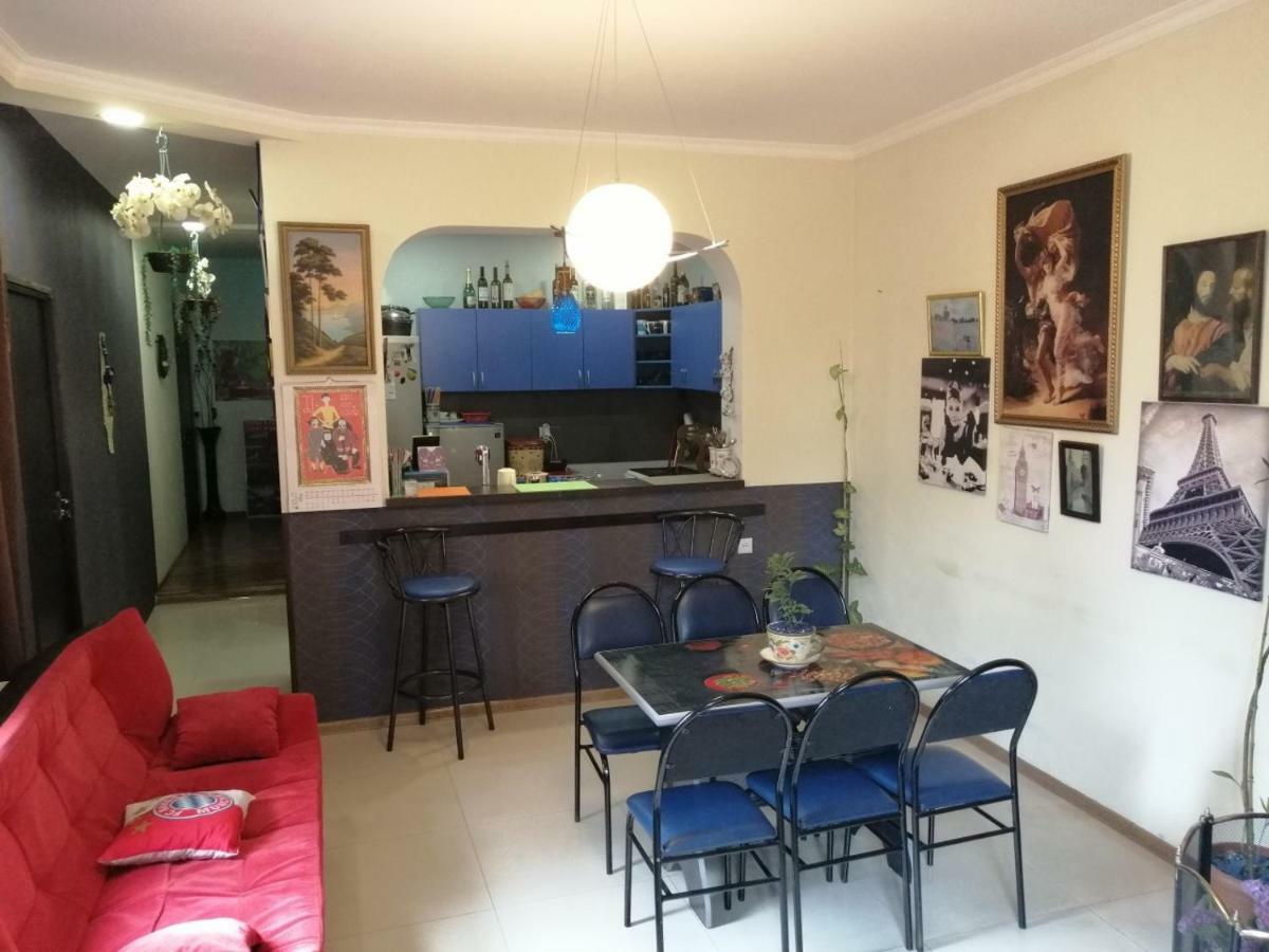 Guesthouse Different Tbilisi ภายนอก รูปภาพ
