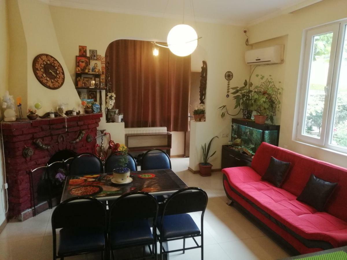 Guesthouse Different Tbilisi ภายนอก รูปภาพ