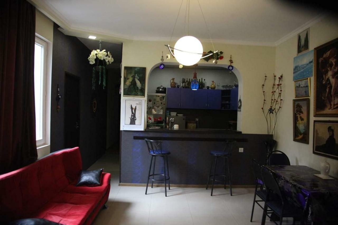 Guesthouse Different Tbilisi ภายนอก รูปภาพ